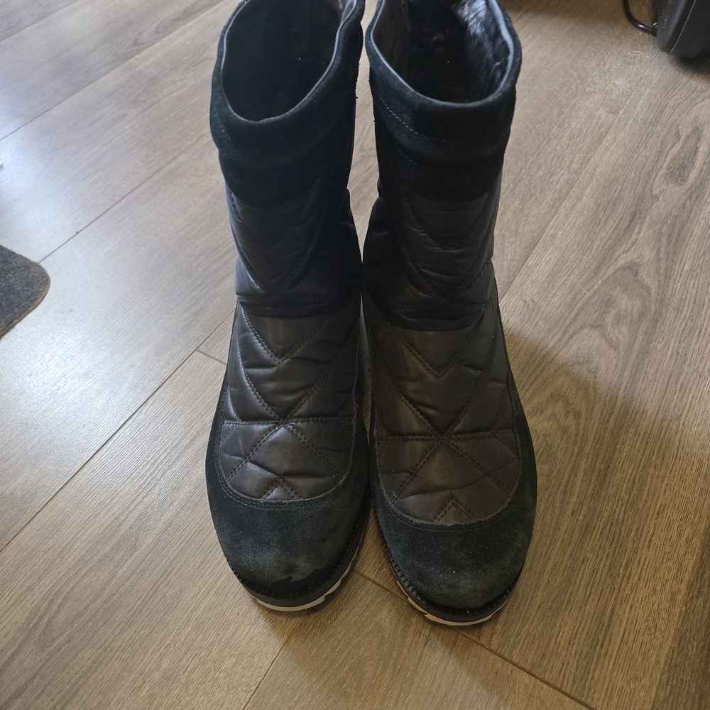 UGG Beck Black Quilted Winter Boots